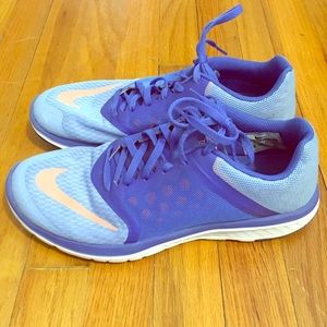 Women’s Nike shoes